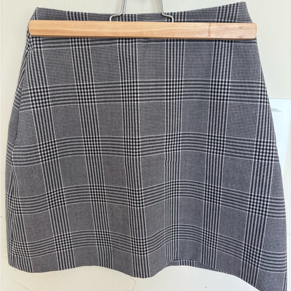 Aritzia Monochrome Checkered Mini Skirt